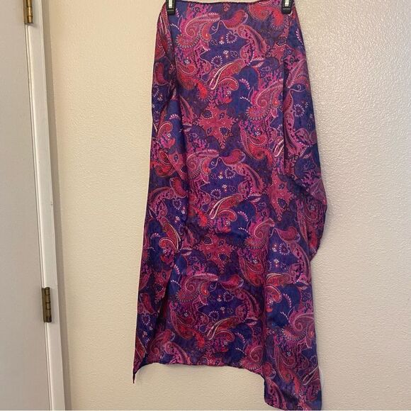 Wyoming Traders Paisley Pomegranate Royal Red Wild Rag Silk Scarf 34x35 - Picture 3 of 8